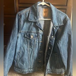 Women’s Gap Icon Denim Jacket with Washwell, size XL